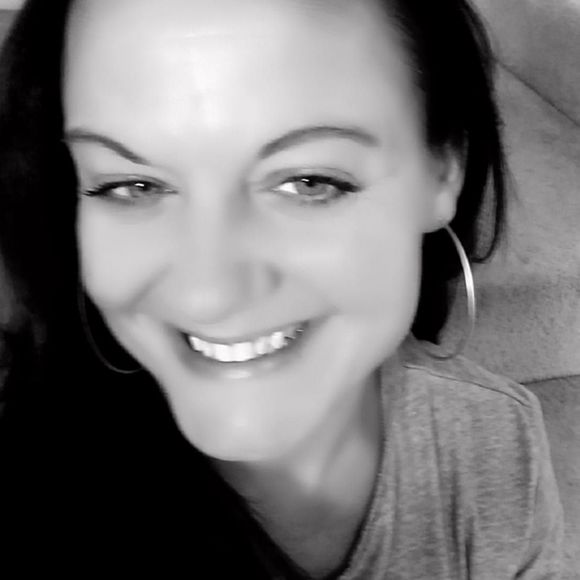 Meet your Posher, Loretta - Picture 1 of 1